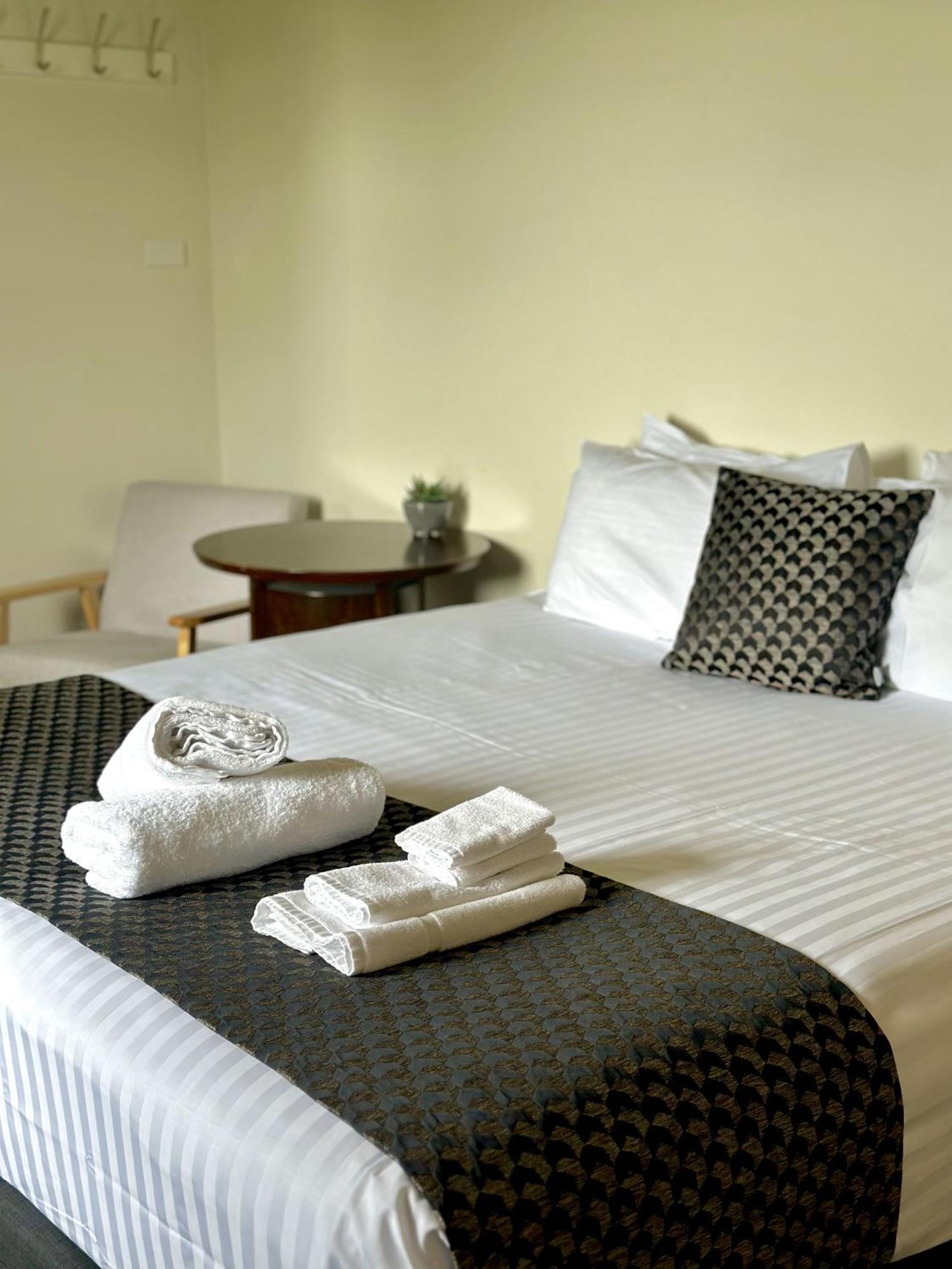 Romano'S Hotel & Suites Уогга-Уогга Экстерьер фото