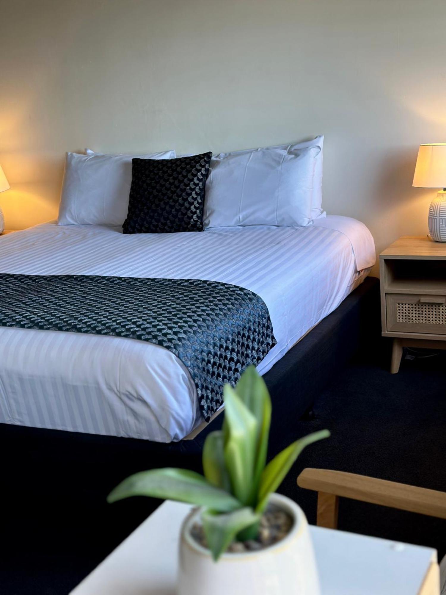 Romano'S Hotel & Suites Уогга-Уогга Экстерьер фото